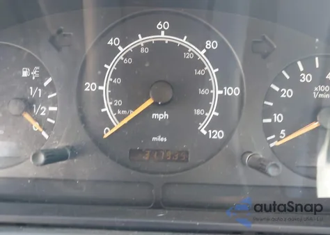 1998 Mercedes-Benz Ml 320 Classic z USA, uszkodzony, nr VIN 4JGAB54E6WA016249